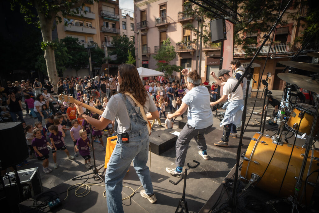 Sardines en llauna ballant